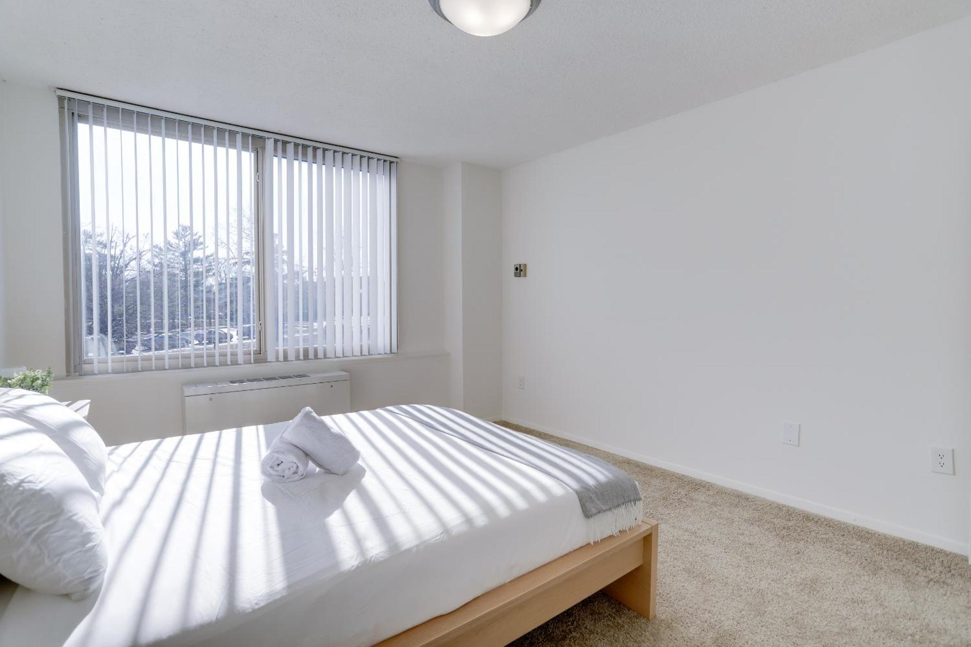 Spacious 2 Bedrooms @crystal With Gym Arlington