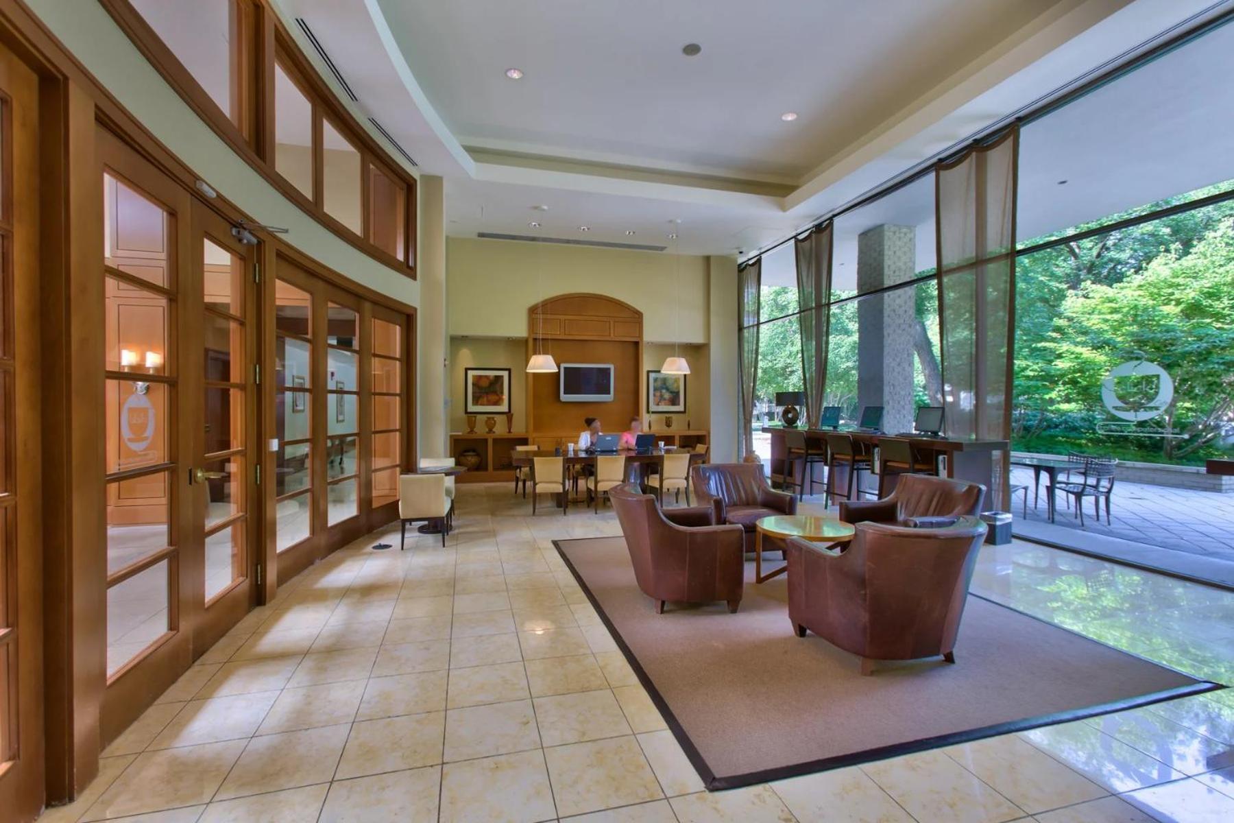 Spacious 2 Bedrooms @crystal With Gym Appartement *